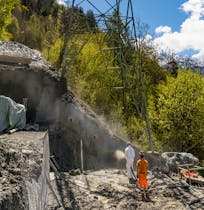 Verstärkung der Mauern der neuen Fundamente