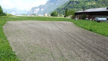 Area bonificata dopo la posa del materiale pulito per il suolo