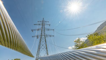 Oft werden zur Geräuschreduktion mehrere Leiterseile pro Phase eingesetzt.