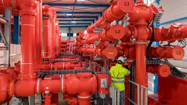 Controllo di pressionedi una camera della sottostazione 220 kV isolata a gas a Romanel