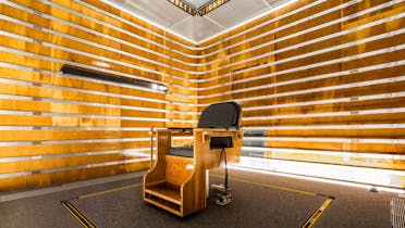 Laboratory for measuring the perception threshold of fields at the Research Center for Electromagnetic Environmental Compatibility (FEMU), Institute for Occupational, Social and Environmental Medicine, RWTH Aachen University Hospital