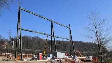 Montage der Abspannportale